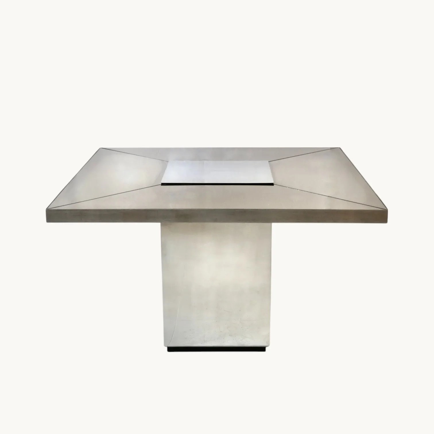 Une table carrée, Italie années 70. image 2